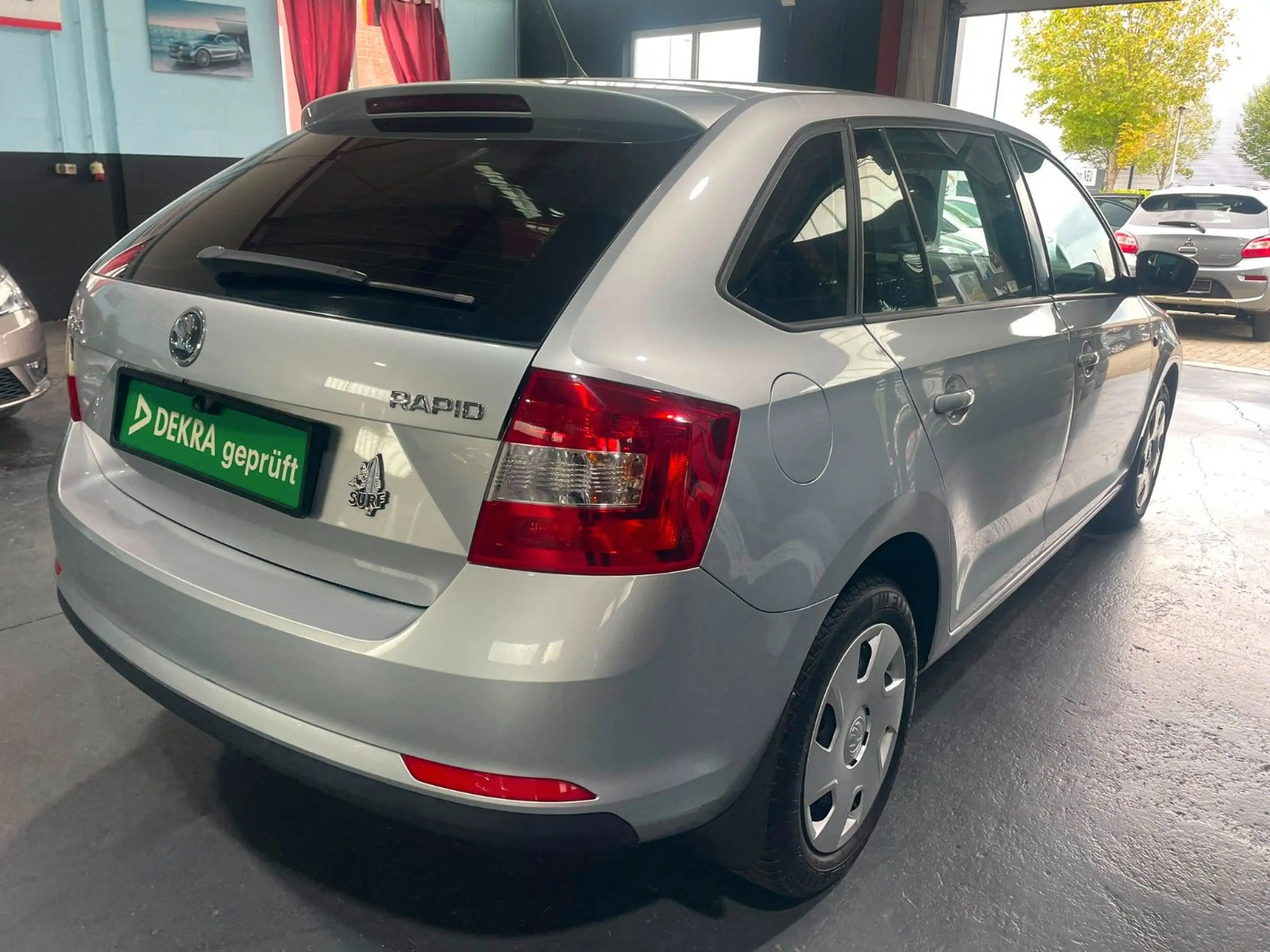 Skoda Rapid/Spaceback Spaceback Active*KLIMA*TÜV NEU*EURO 5* — photo 4