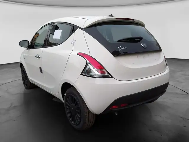 Lancia Ypsilon view 6