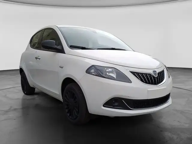 Lancia Ypsilon view 3