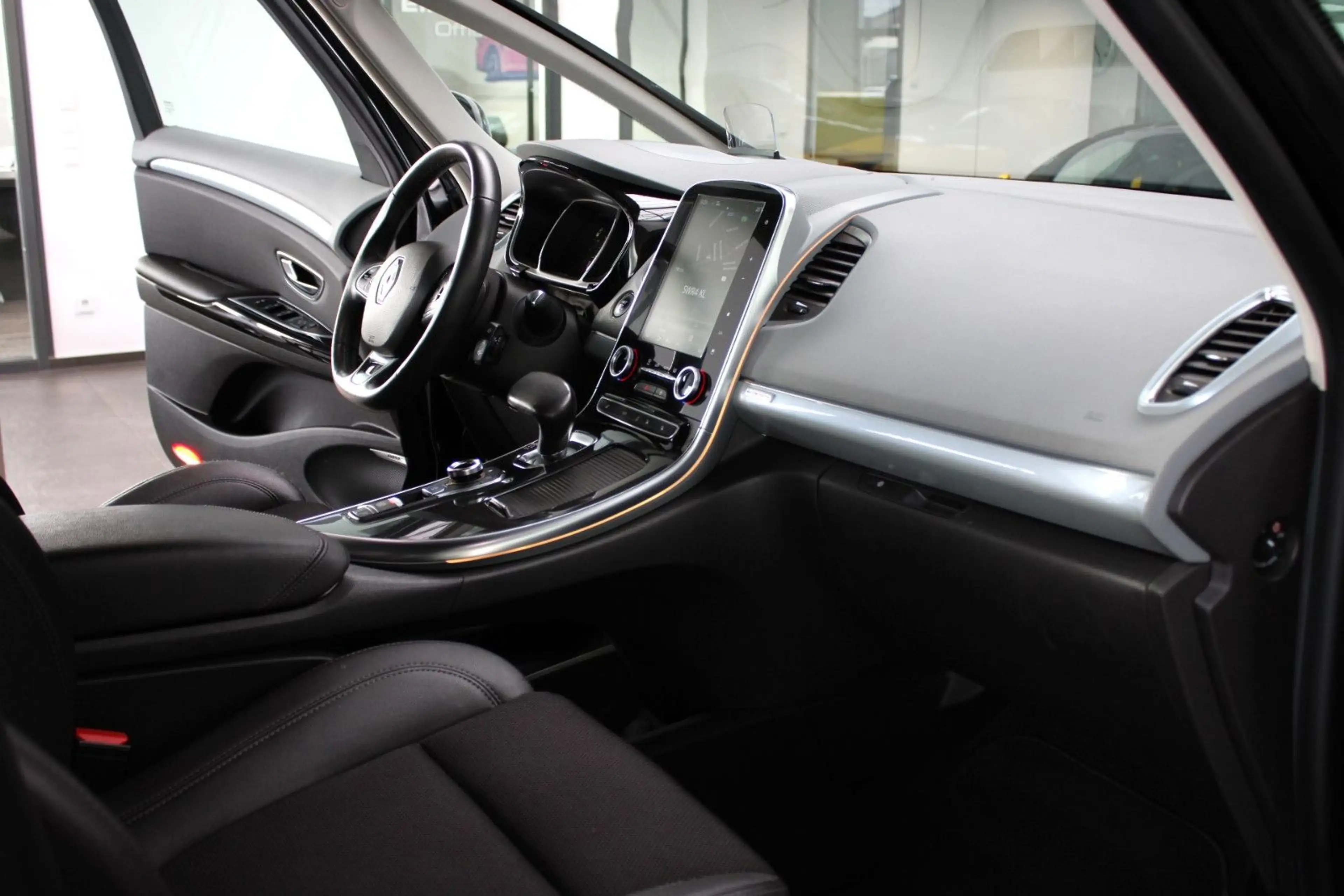 Renault Espace ESPACE V INTENS! CITY+CRUISING+4CONTROL PAKET — photo 7
