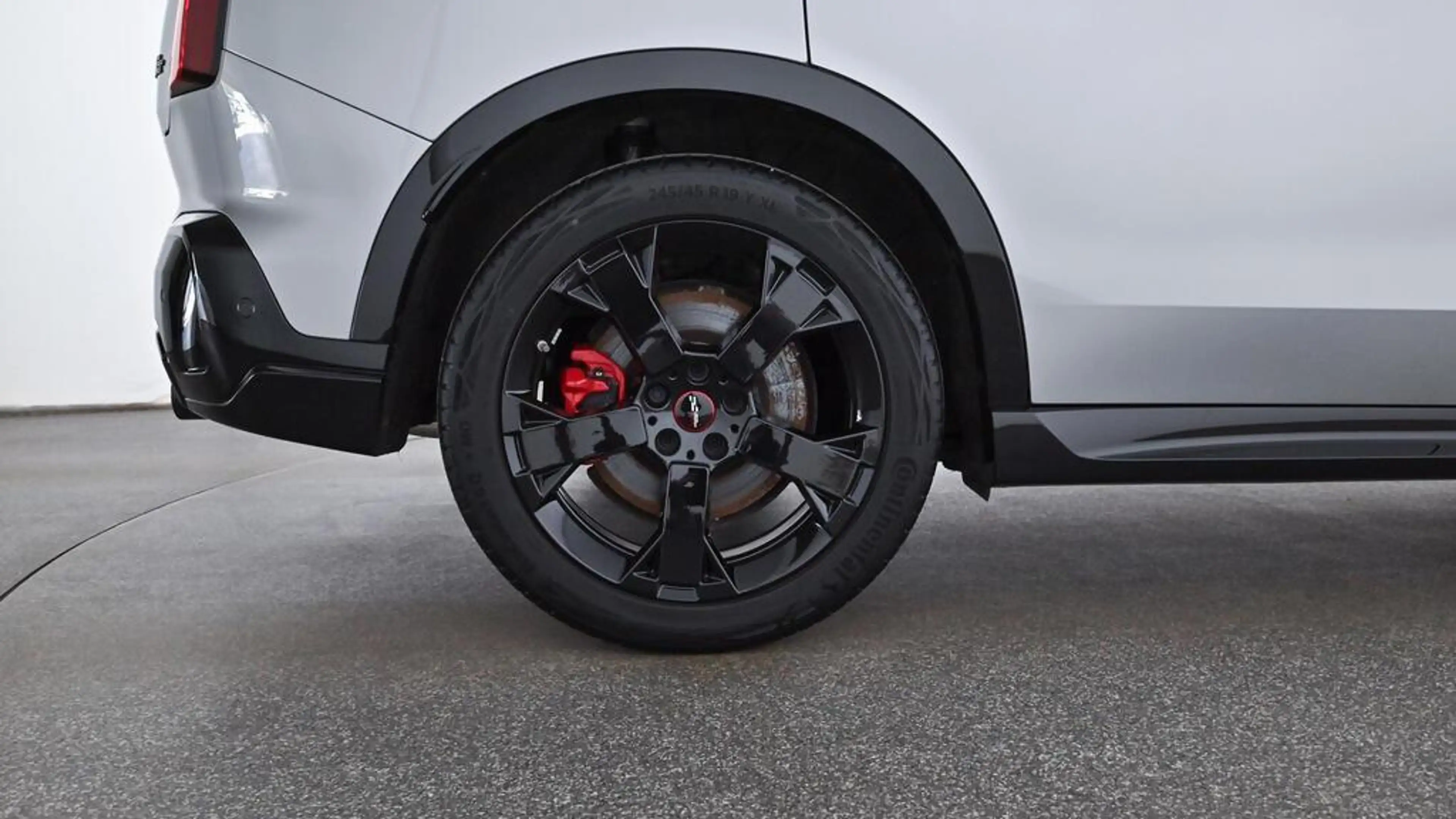 MINI JCW Countryman All4 John Cooper Works Trim — photo 9