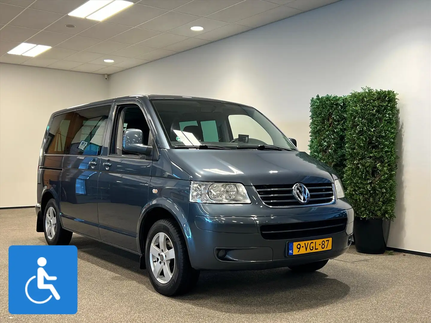 Volkswagen L1H1 Rolstoelbus Grijs - 1