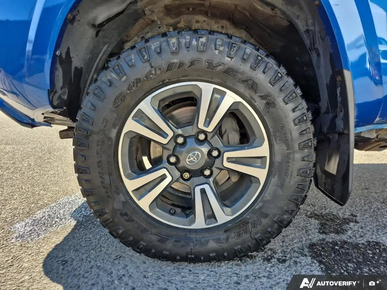 Toyota Tacoma снимка Toyota Tacoma