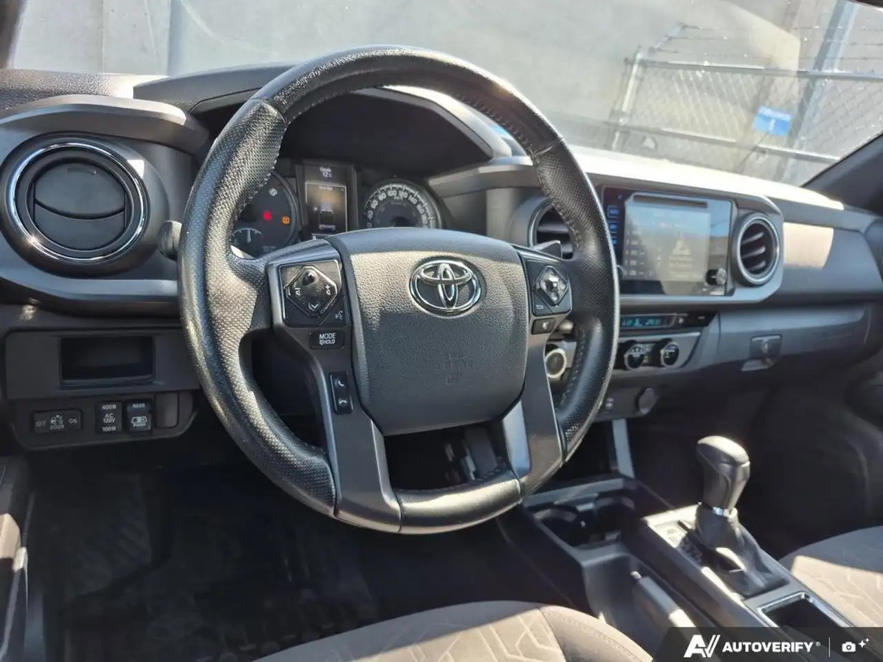 Toyota Tacoma снимка Toyota Tacoma