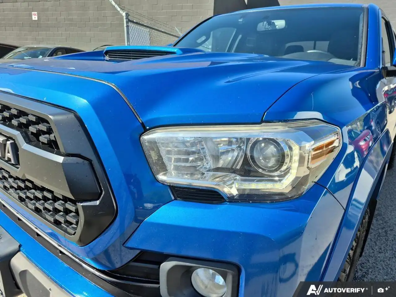 Toyota Tacoma снимка Toyota Tacoma