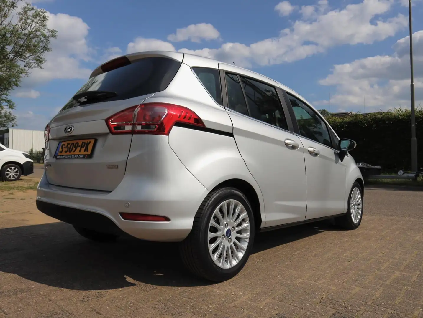 Ford B-Max 1.0 EcoBoost Titanium (Vol-Opties!) Grijs - 2