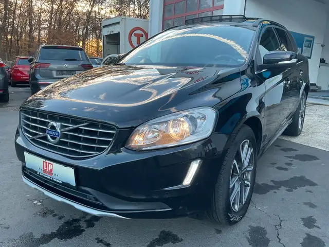 Volvo XC60 2WD Navi Klima PDC Kamera Schiebedach SHZ
