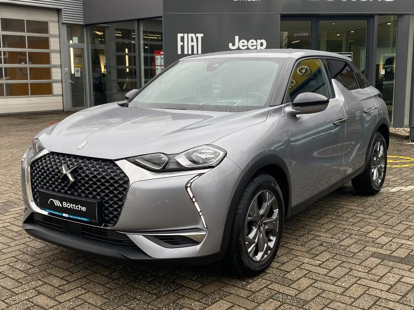 DS Automobiles DS 3 Crossback Bastille APPLE/ANDROID/RFK/NAVI Gris - 2