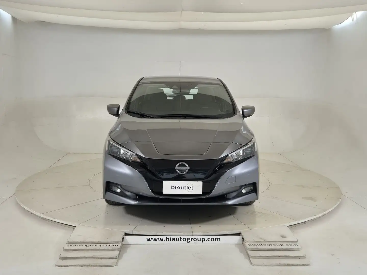 Nissan Leaf II 2022 40kWh Acenta 150cv Grigio - 2