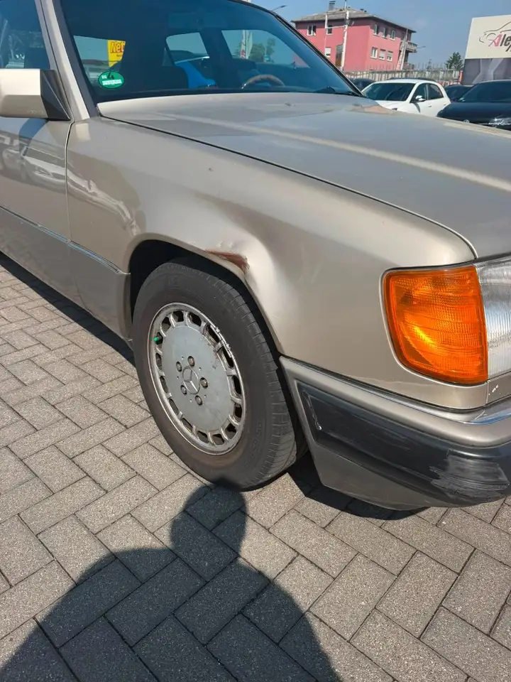 Mercedes-Benz E 250 d W124, foto 4