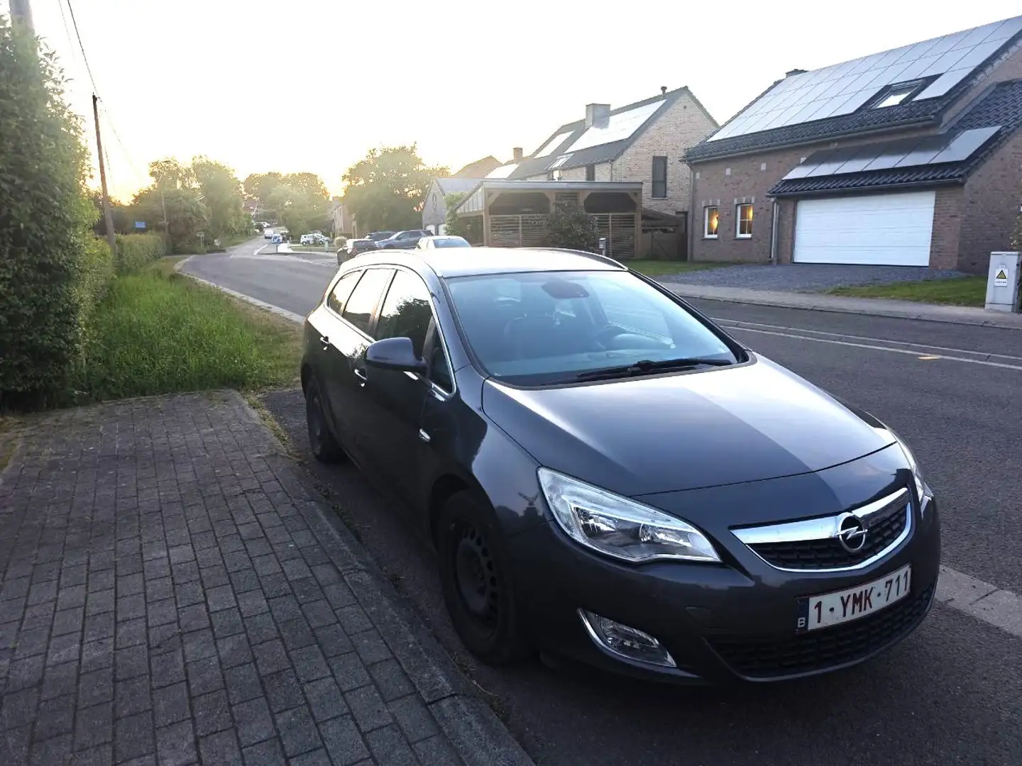 Opel Astra Astra Sports Tourer 1.7 CDTi ECOTEC Cosmo DPF Grijs - 1