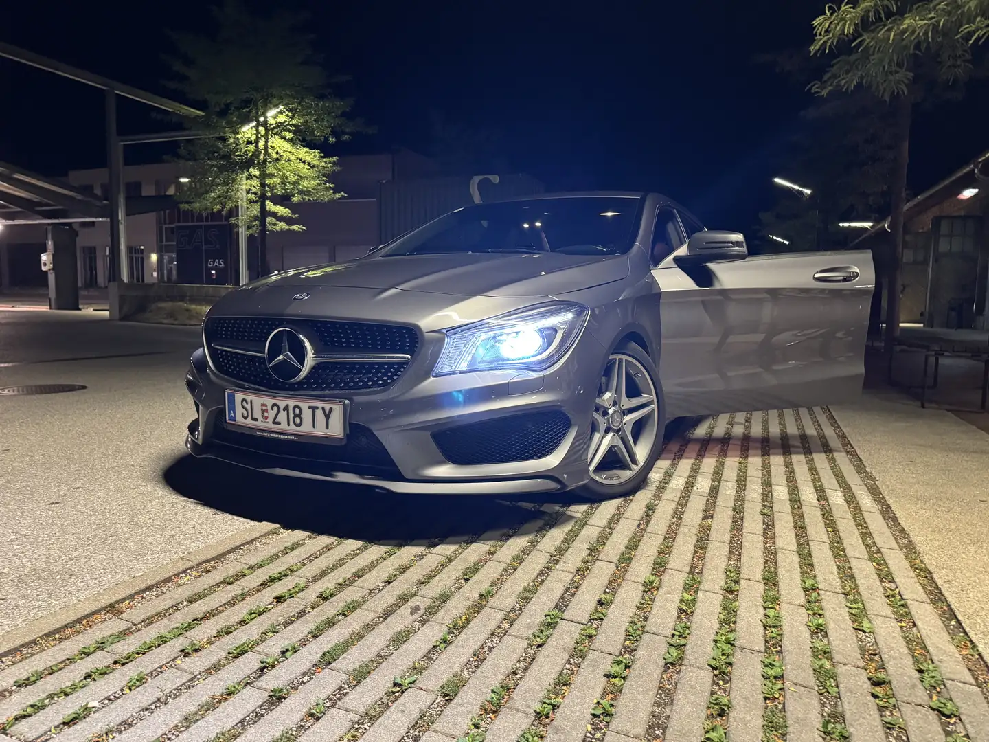 Mercedes-Benz CLA 220 Mercedes CLA 220 d Shooting Brake AMG Line | Autom Grau - 1