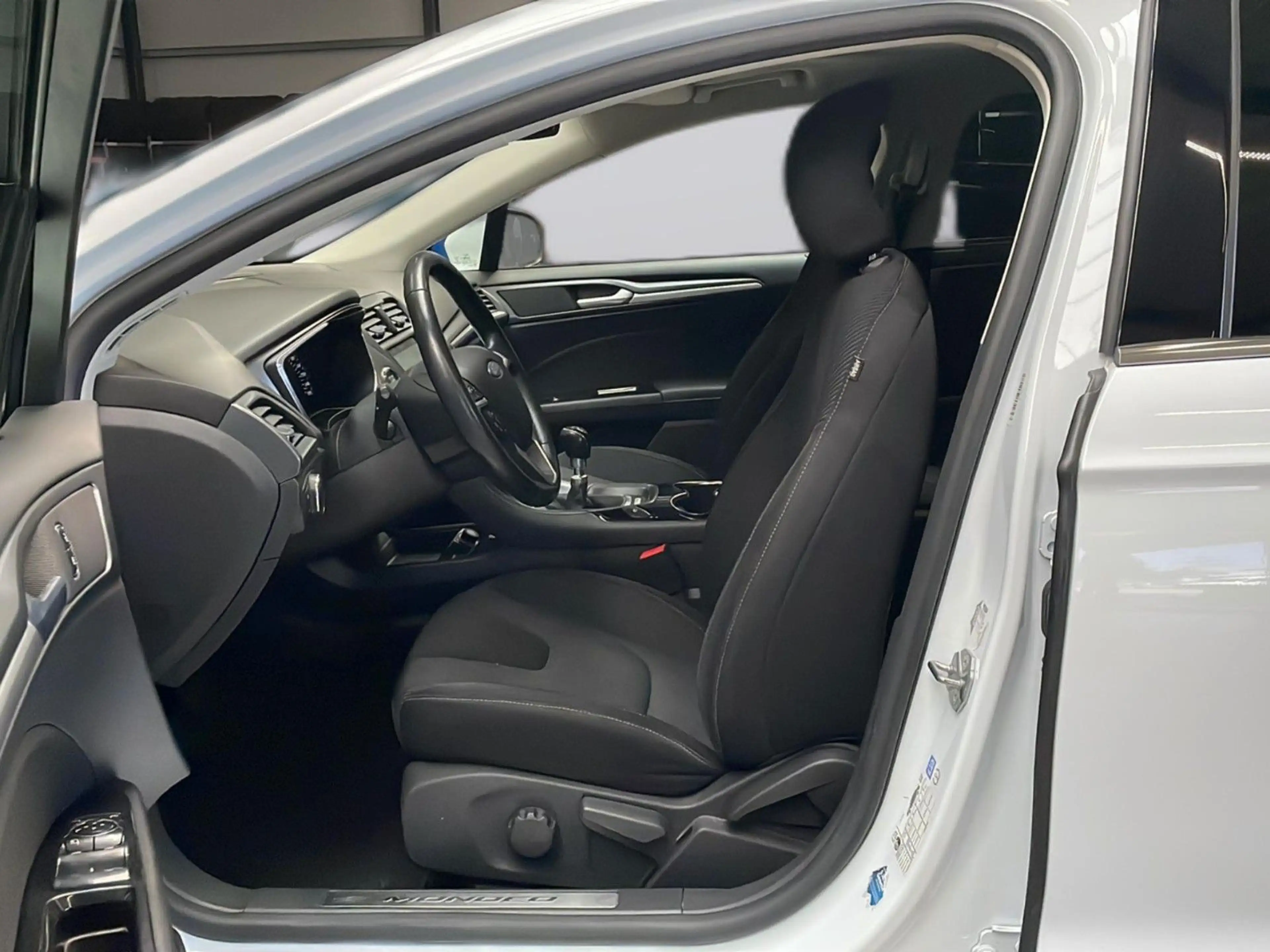 Ford Mondeo Turnier LED/Temp/Pano/SHZ/SHZ hinten — photo 8