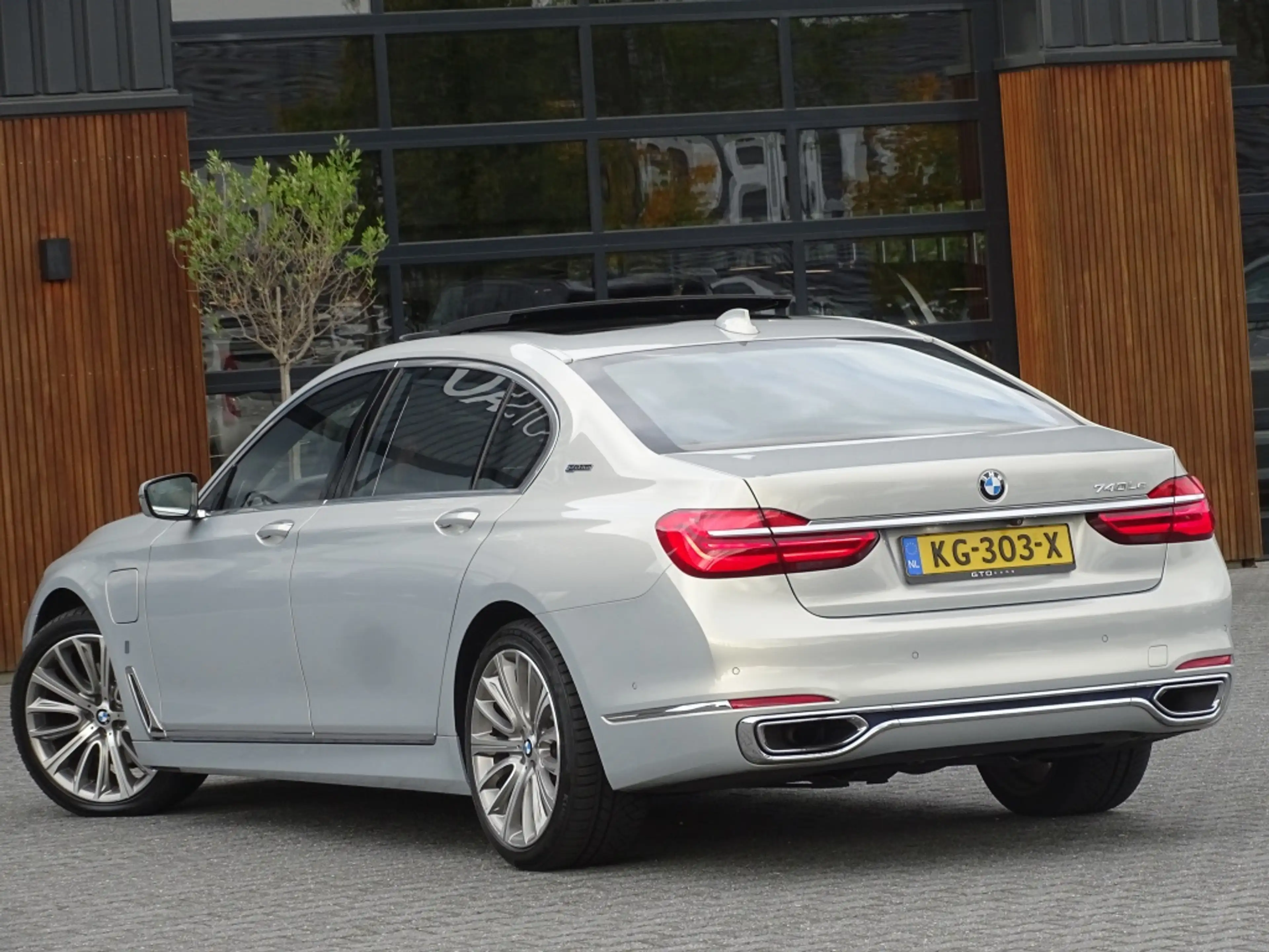BMW 740 7-serie 740e Lang 326PK / VIP / Bowers & Wilkins / — photo 8