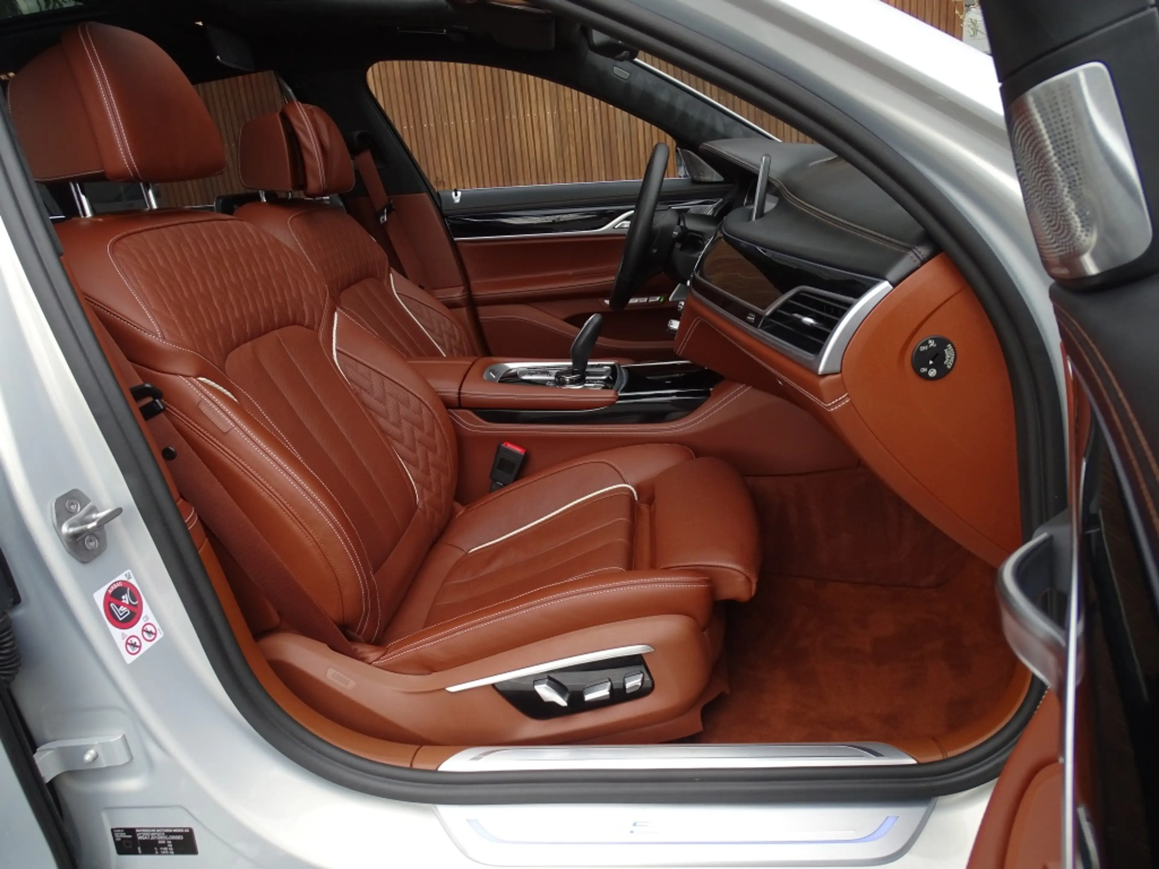 BMW 740 7-serie 740e Lang 326PK / VIP / Bowers & Wilkins / — photo 14