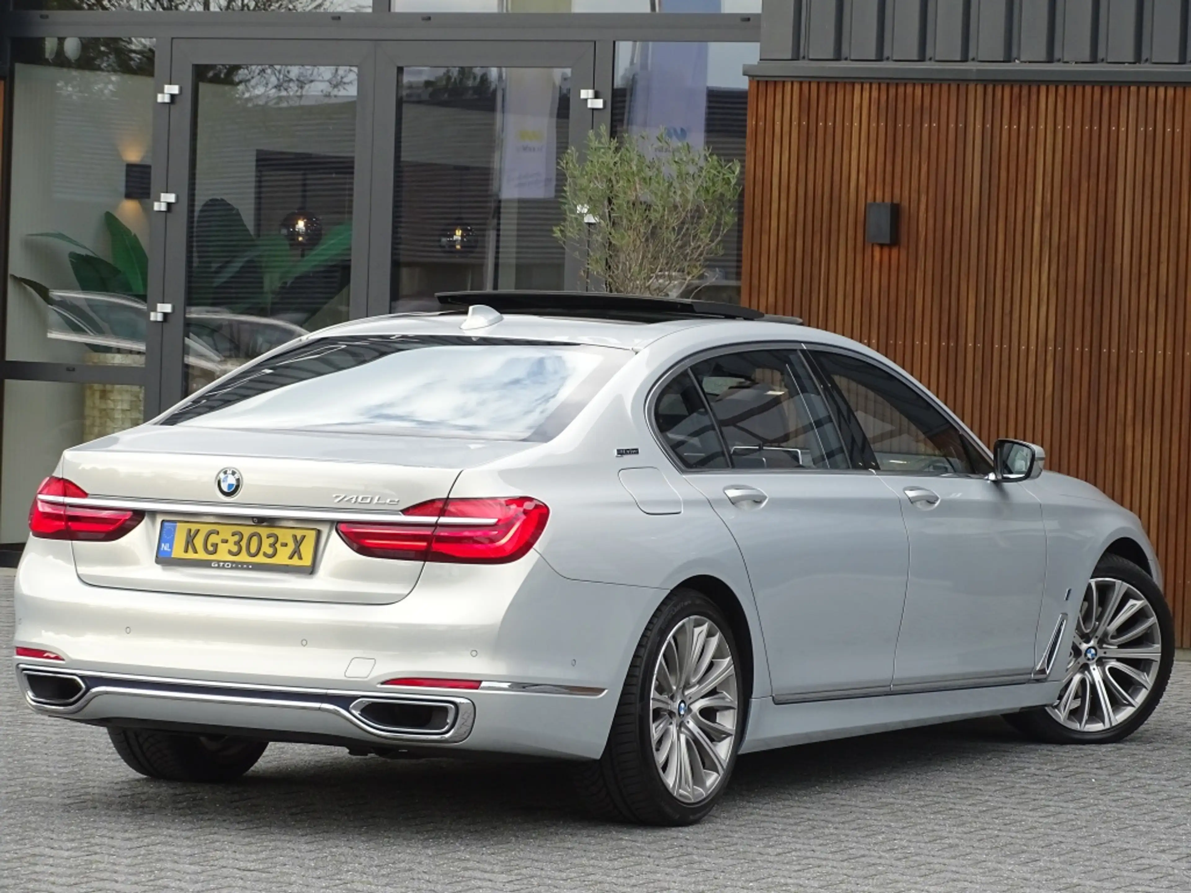 BMW 740 7-serie 740e Lang 326PK / VIP / Bowers & Wilkins / — photo 7