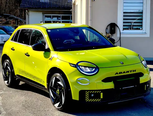 Abarth 600e 54kWh Scorpionissima | 280 PS | Limitiert auf 1...
