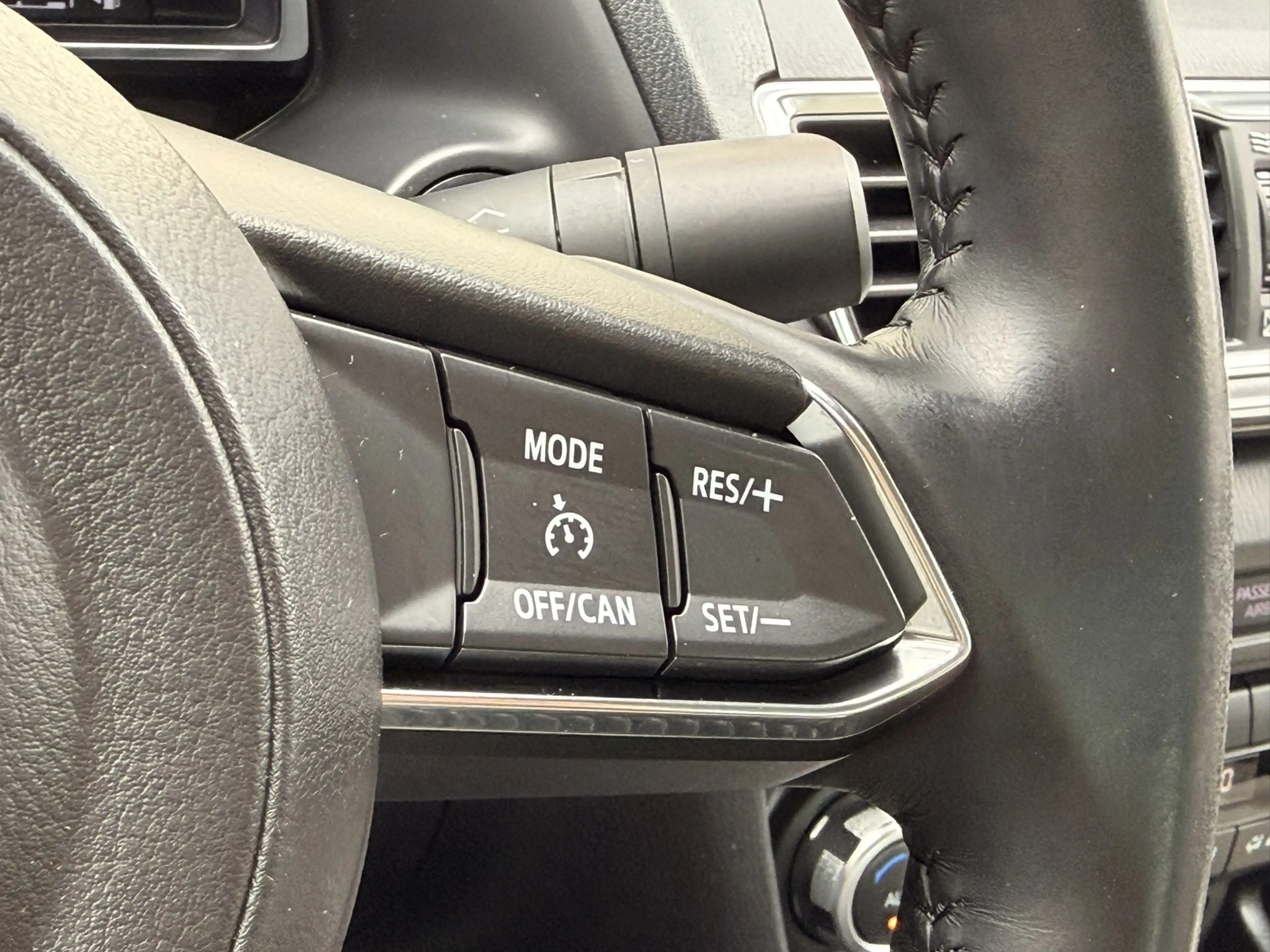 Mazda 3 Sedan 2.0 SkyActiv-G Leder HUD 18' Camera Keyless — photo 18