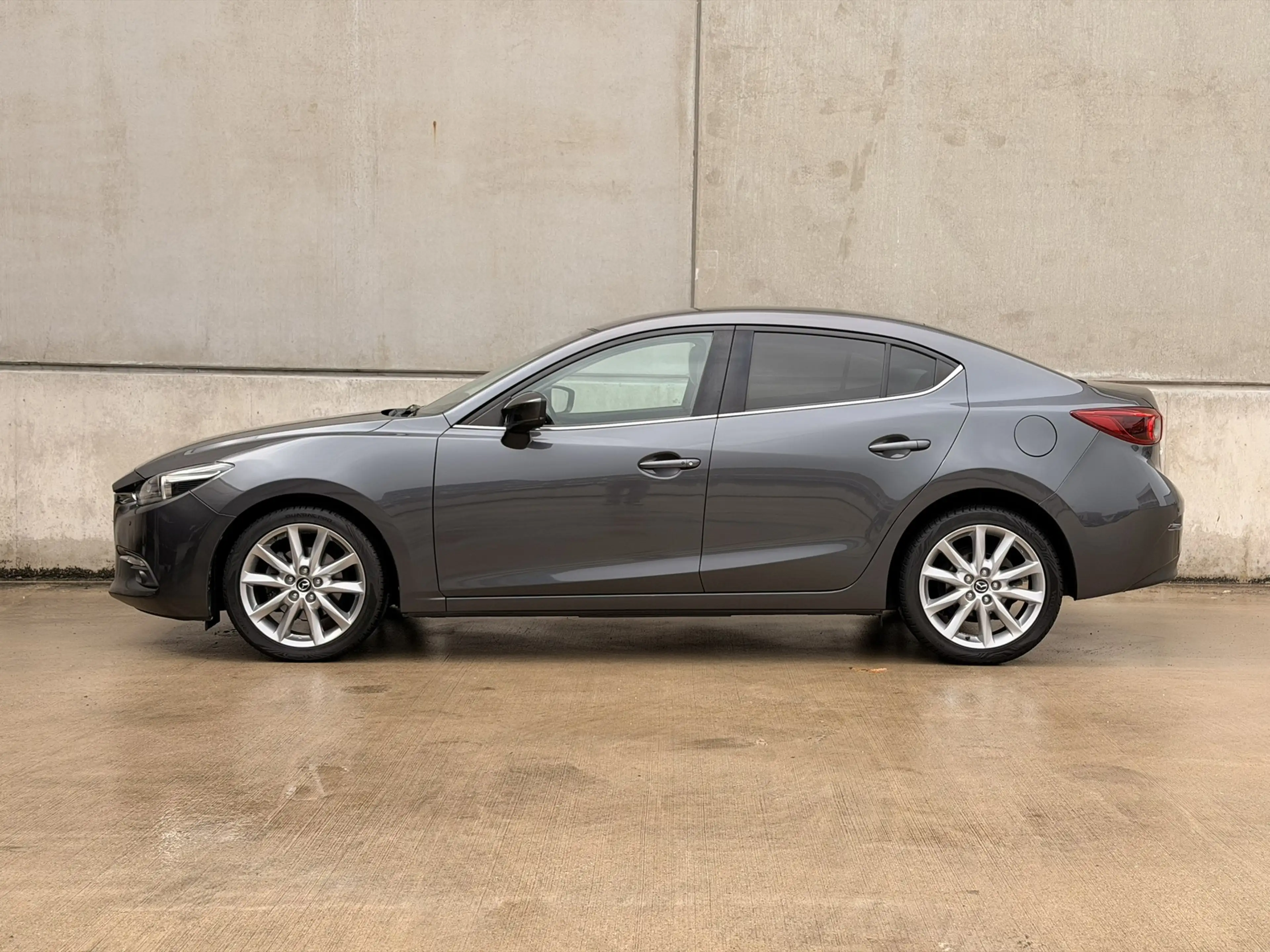 Mazda 3 Sedan 2.0 SkyActiv-G Leder HUD 18' Camera Keyless — photo 3