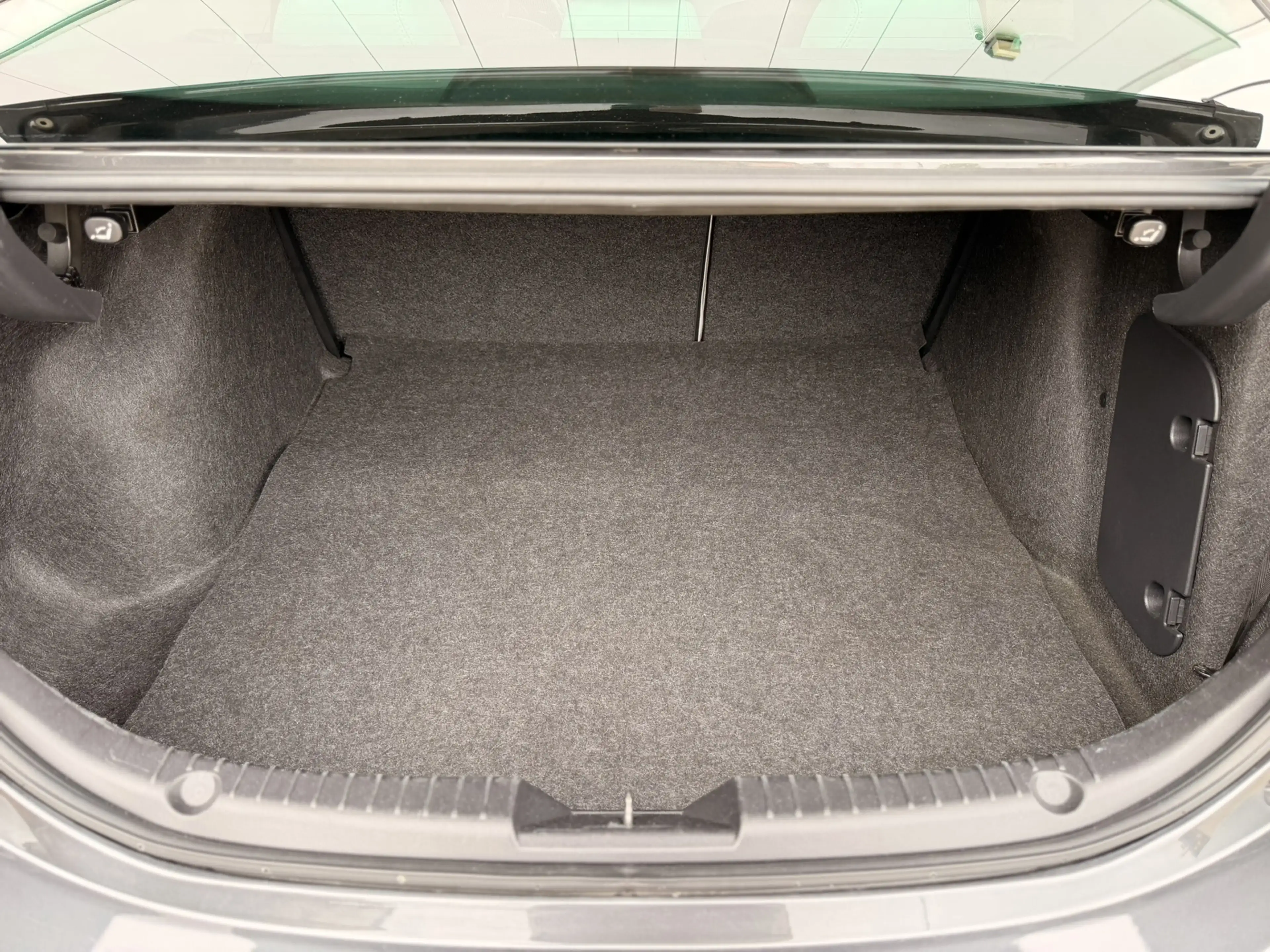 Mazda 3 Sedan 2.0 SkyActiv-G Leder HUD 18' Camera Keyless — photo 11