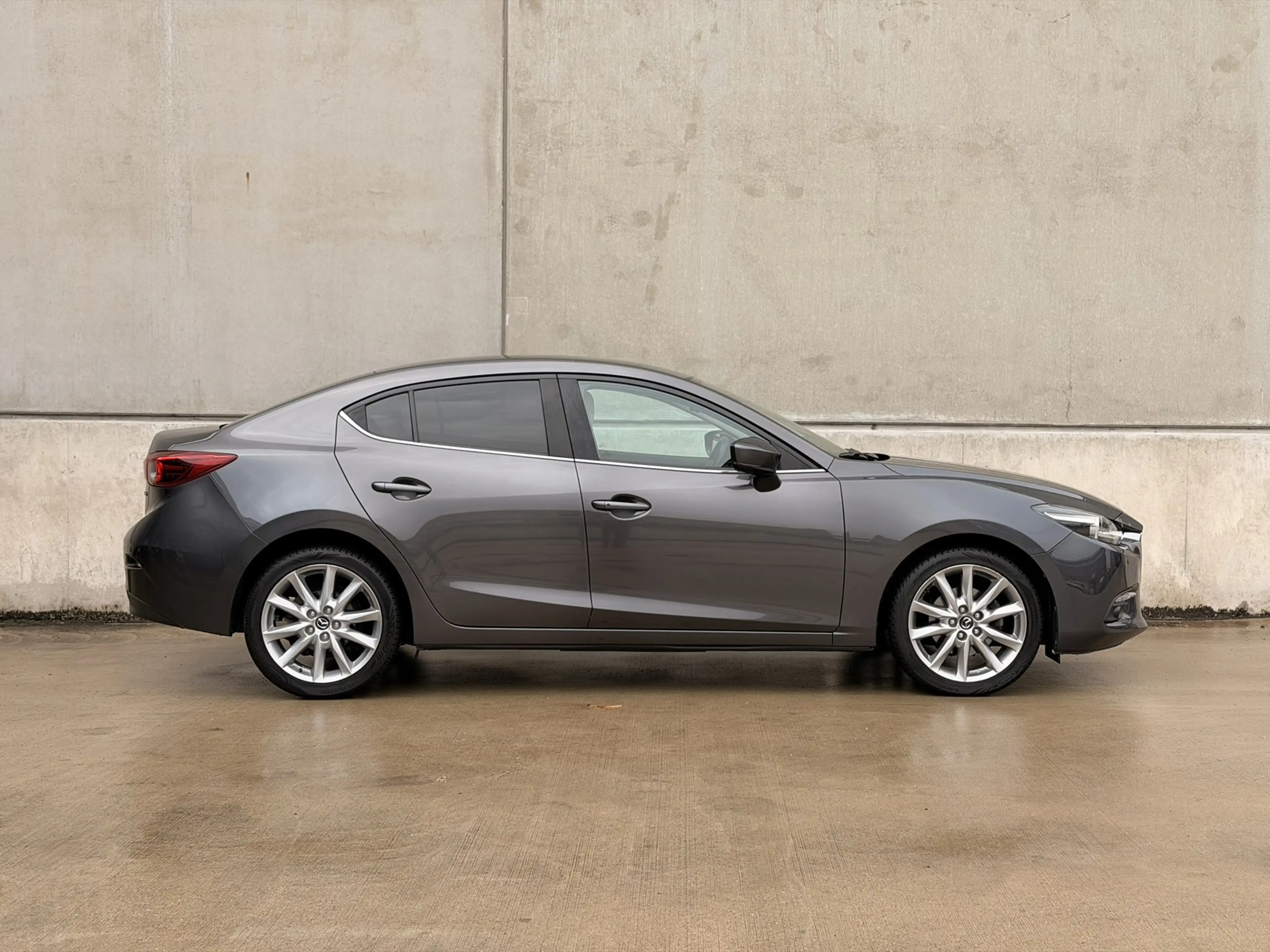Mazda 3 Sedan 2.0 SkyActiv-G Leder HUD 18' Camera Keyless — photo 7