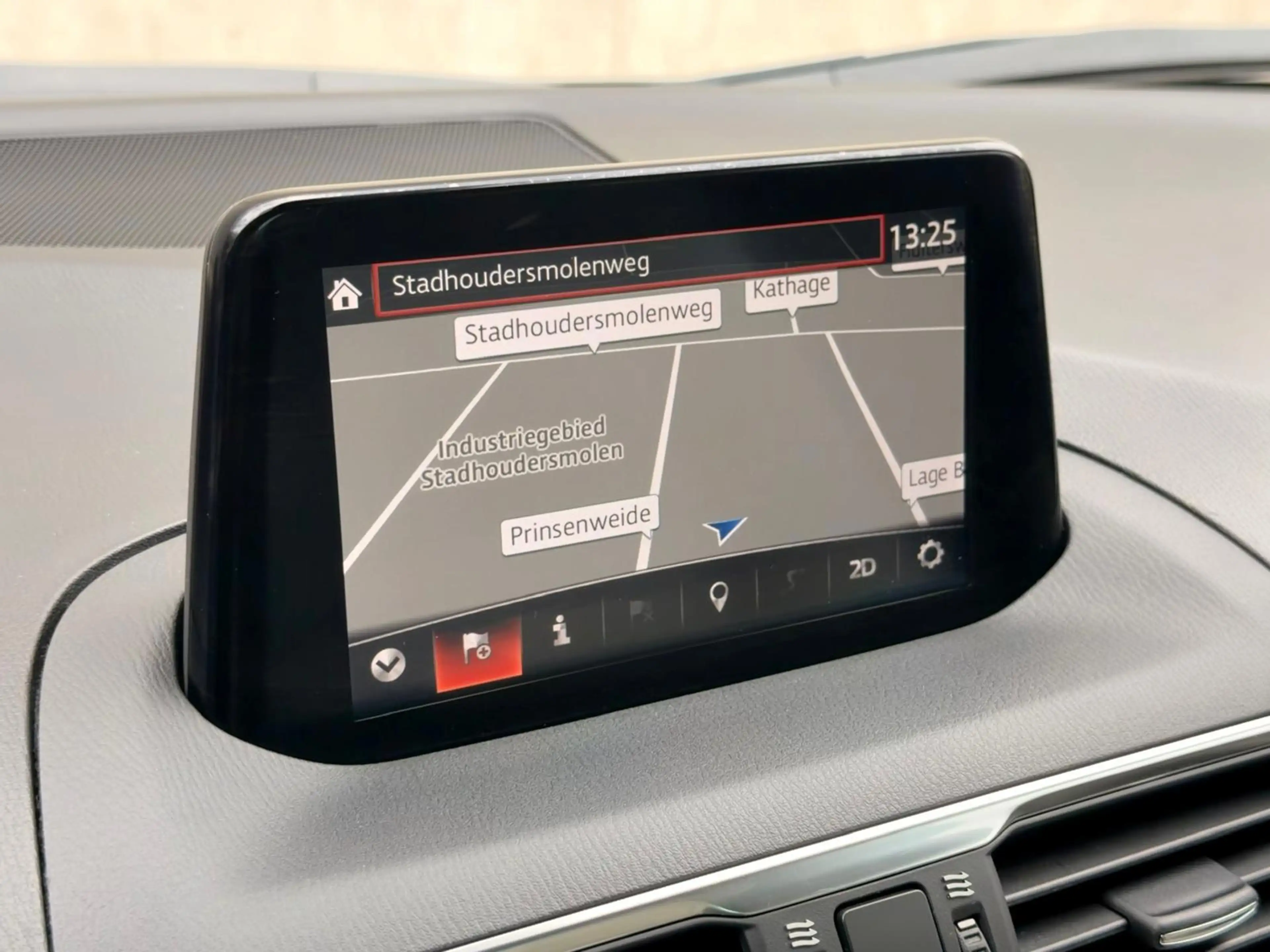 Mazda 3 Sedan 2.0 SkyActiv-G Leder HUD 18' Camera Keyless — photo 22