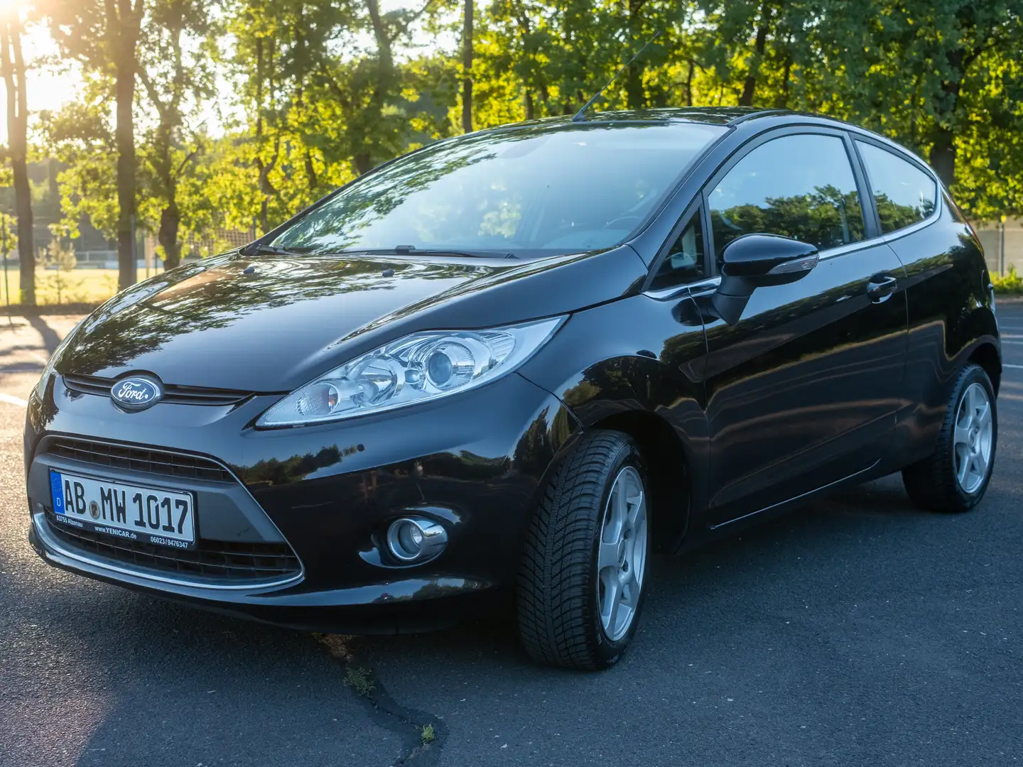 Ford Fiesta Titanium / TÜV 01/27 Negro - 1