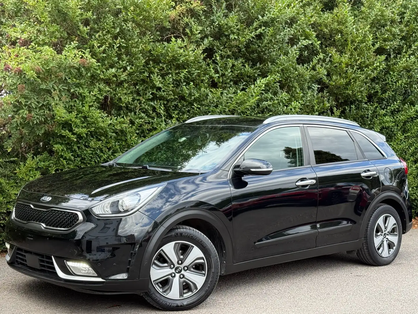 Kia Niro Niro HYBRID 1.6 GDi+NAVI+CAMERA+AIRCO+EURO 6B Noir - 1