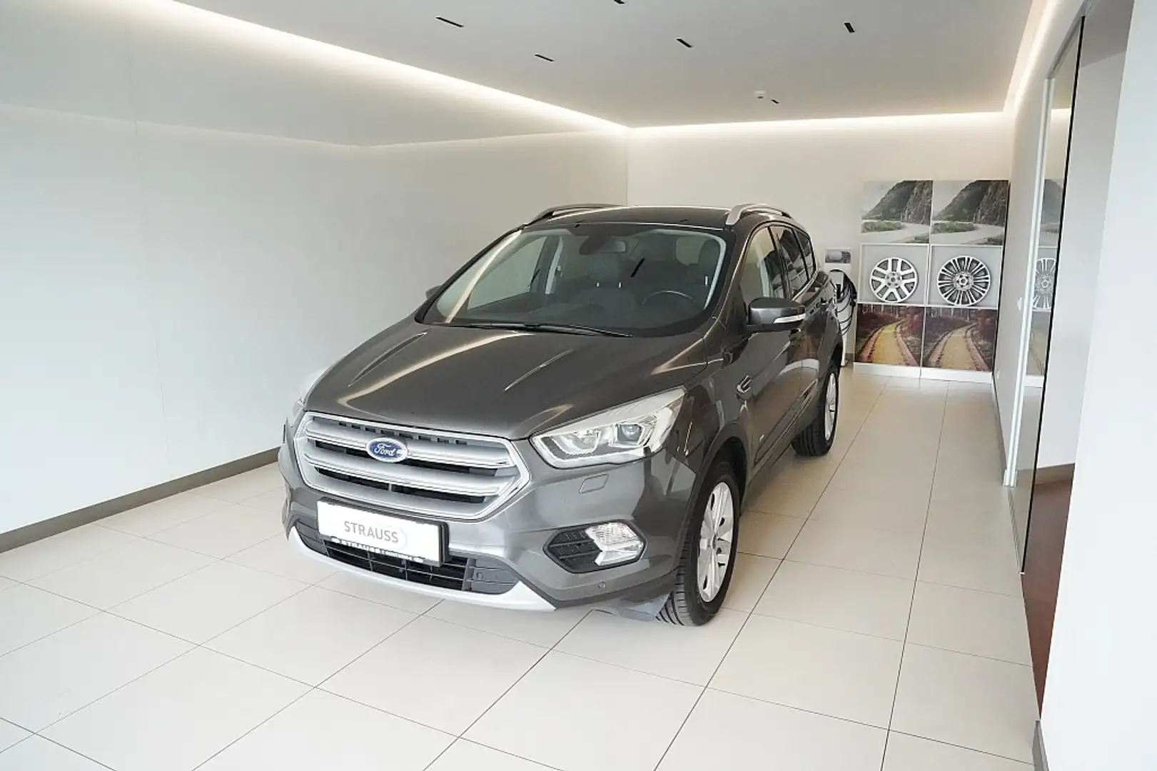 Ford Kuga 1,5 EcoBoost Titanium Powershift Aut. Start/Sto... Grau - 1