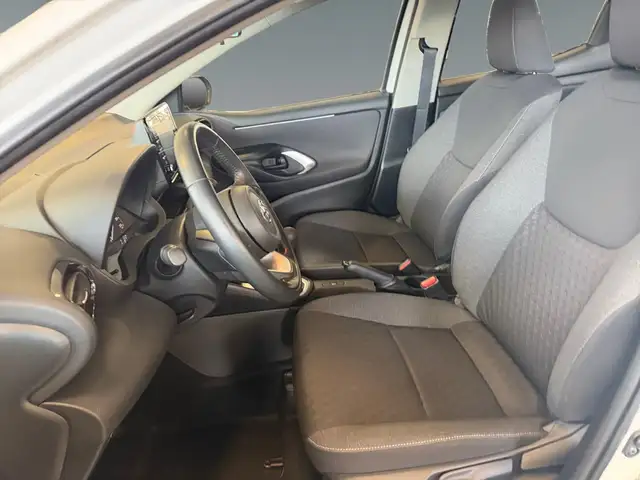 Toyota Yaris view 10