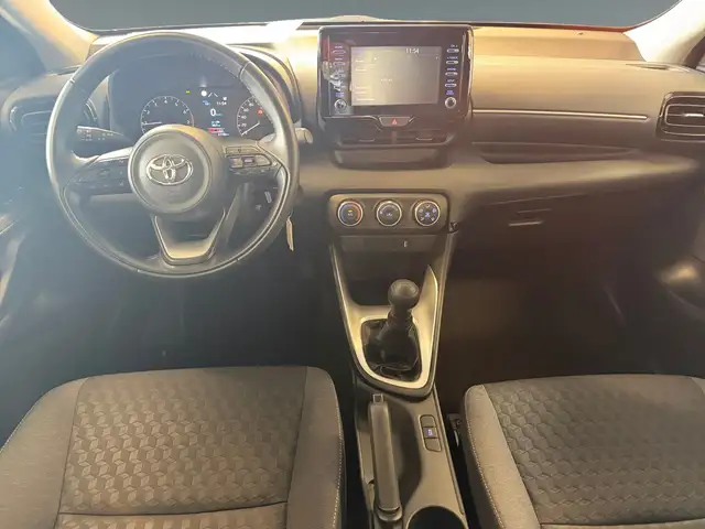 Toyota Yaris view 11
