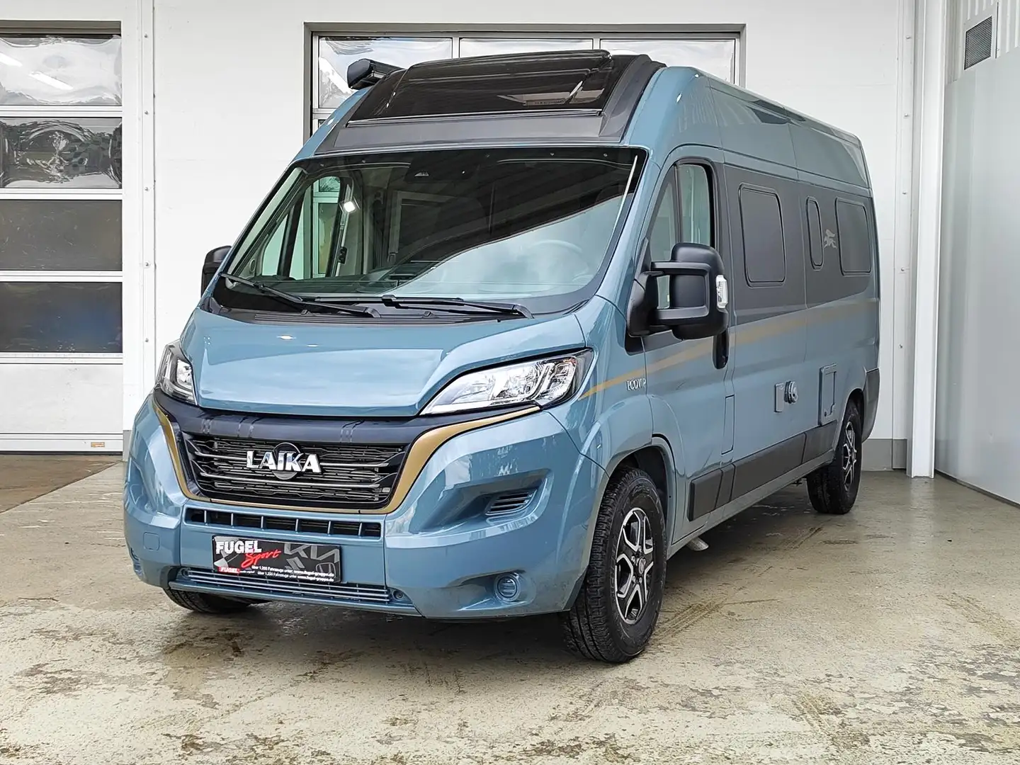 Laika ECOVIP 600 AT Chassis|Multim.|Komf.|Skyview Grau - 2