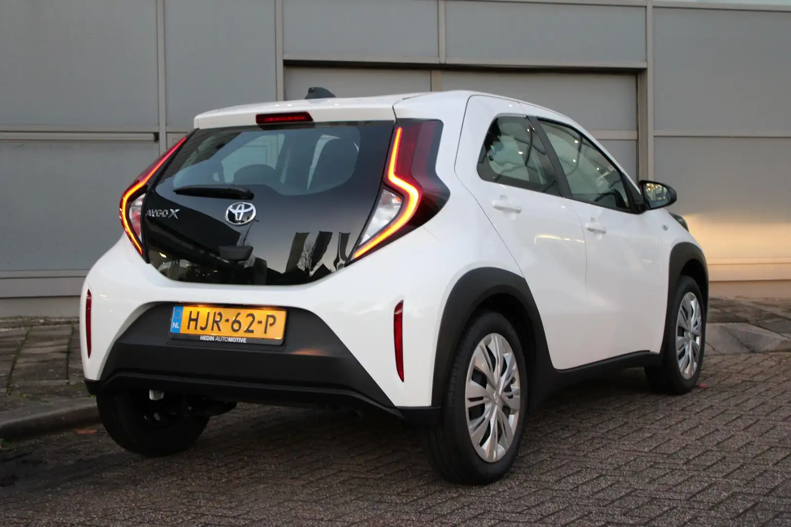 Toyota Aygo X 1.0 VVT-i MT Play | 10 jaar Fabrieksgarantie* | Na Blanco - 2