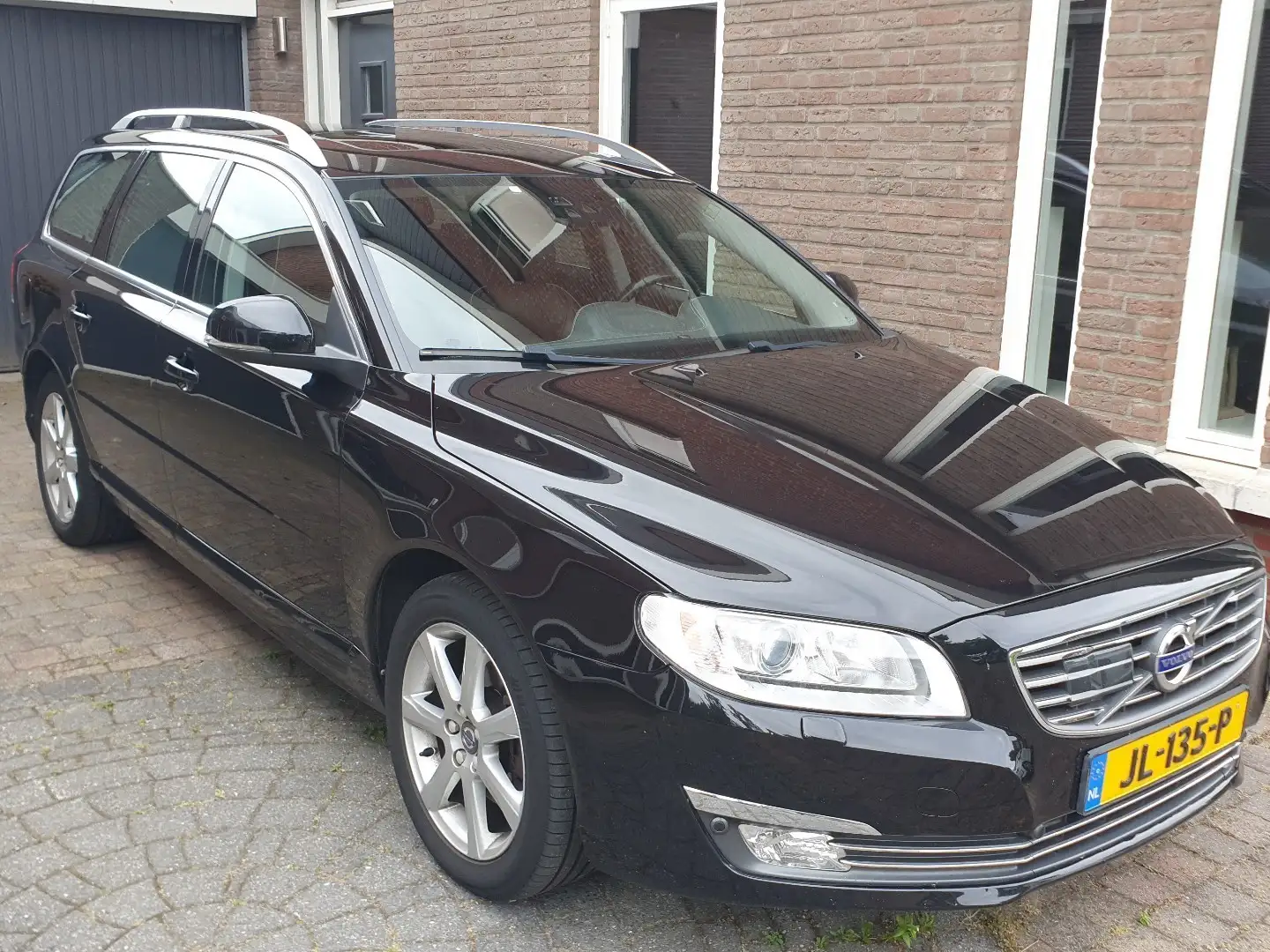 Volvo V70 2.0 D3 Polar+ Inscription (automaat) Noir - 1