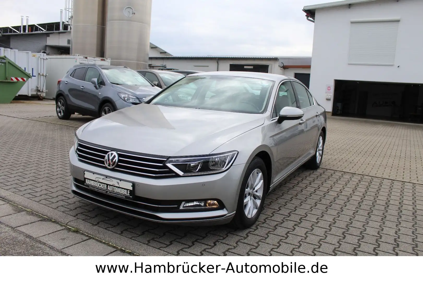 Volkswagen Passat 1.4 TSI Lim.~2.Hand~Acc~2xPdc~Ahk~Shg~EU6 Silber - 2