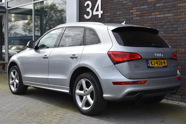 Audi Q5 view 2