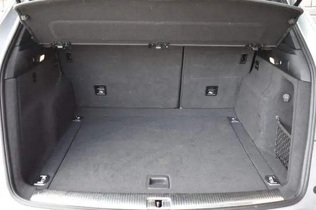Audi Q5 view 6
