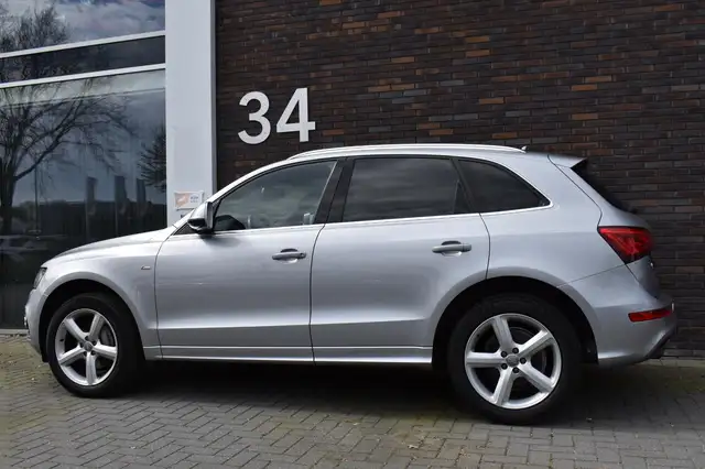 Audi Q5 view 16