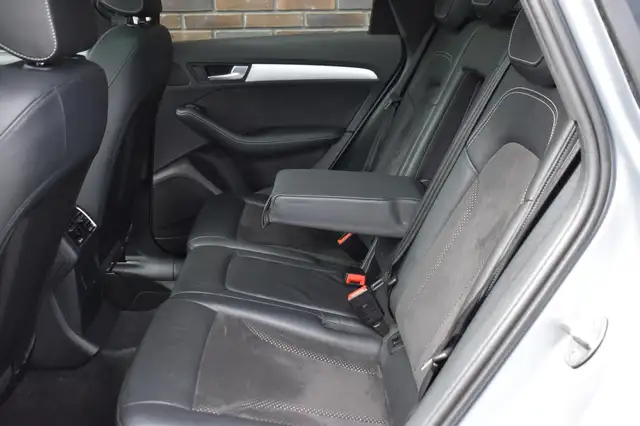 Audi Q5 view 5
