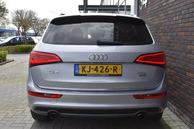 Audi Q5 view 18