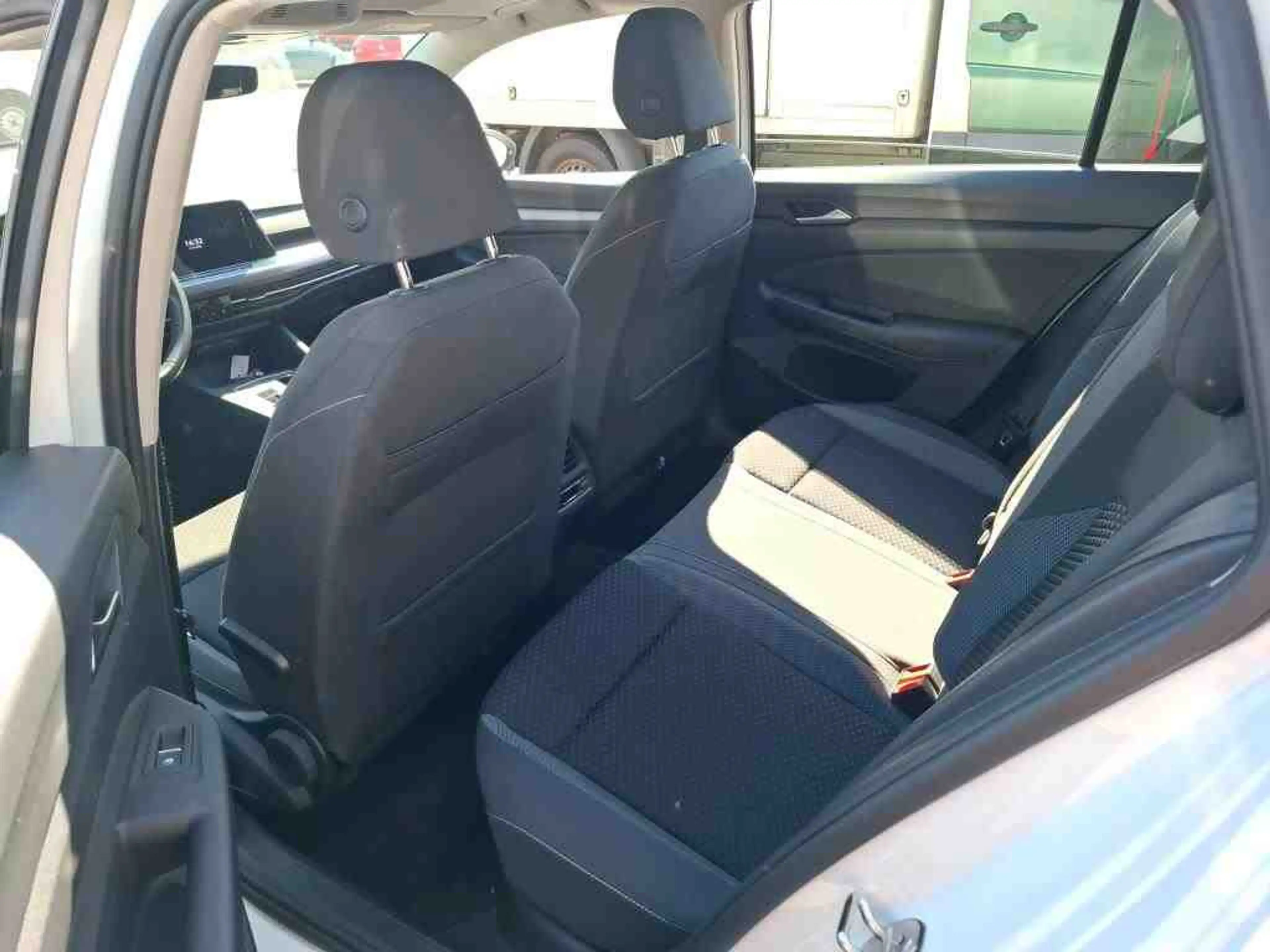 Volkswagen Golf Variant Golf VIII Variant 1.5 eTSI DSG ACTIVE*LED*PDC*SH — photo 9