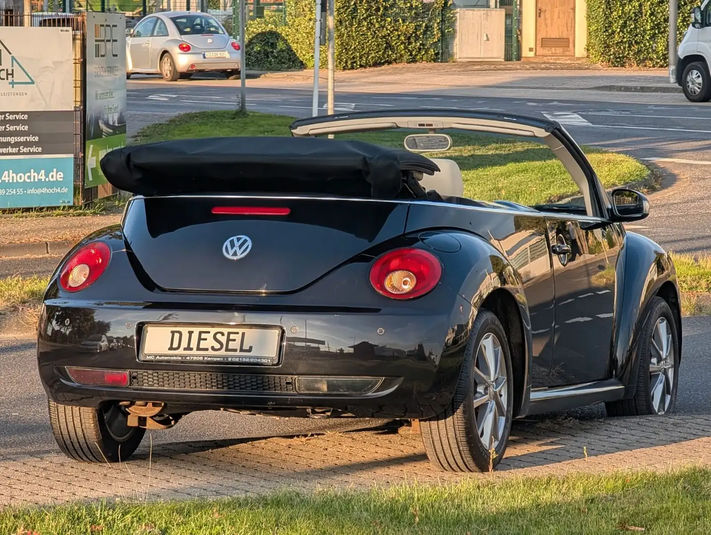 Volkswagen New Beetle Cabriolet 1.9 TDI*LEDER*KLIMA*PDC !! Schwarz - 2