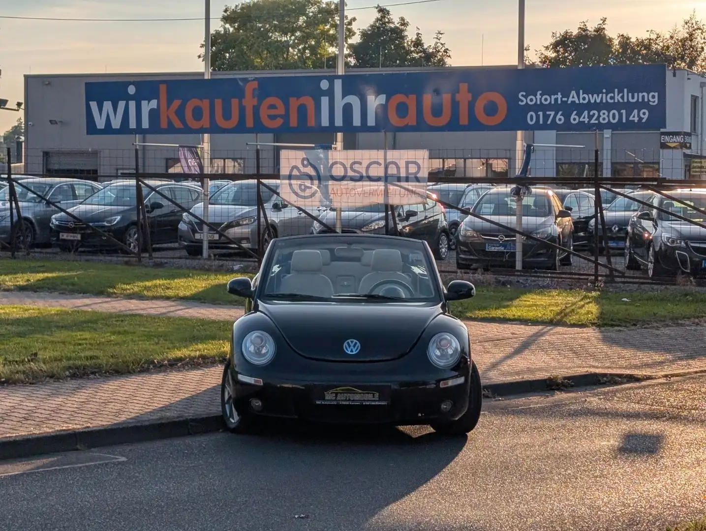 Volkswagen New Beetle Cabriolet 1.9 TDI*LEDER*KLIMA*PDC !! Schwarz - 1