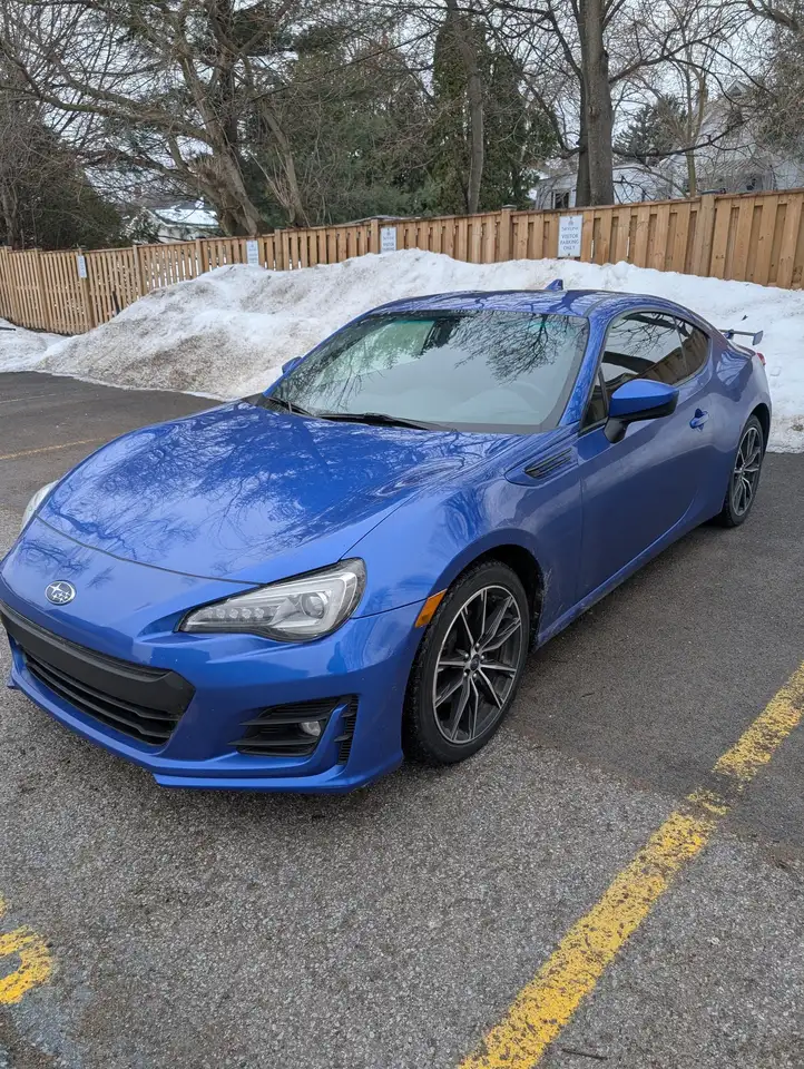 Subaru BRZ снимка Subaru BRZ