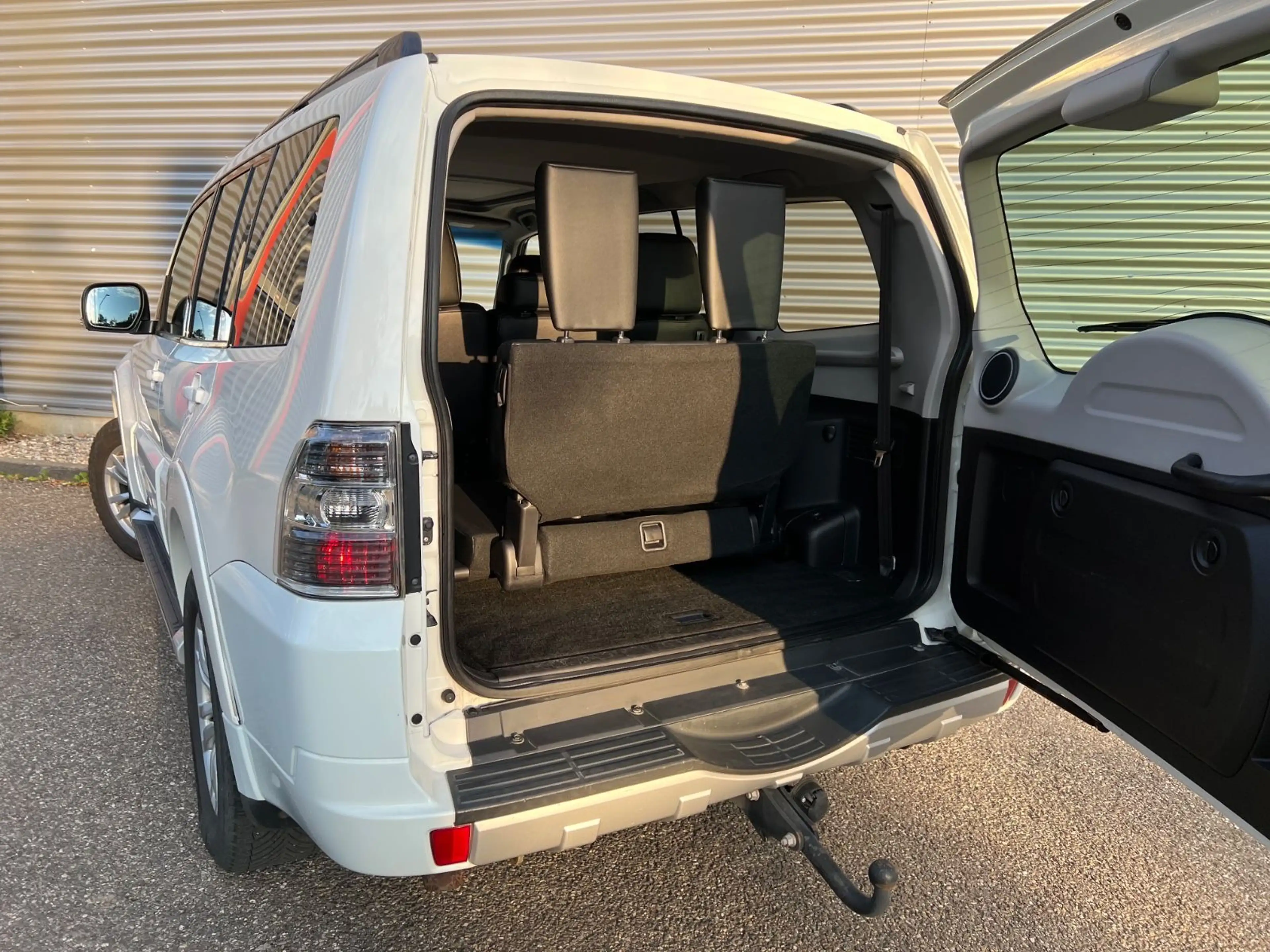 Mitsubishi Pajero 3,2 DI-D 4WD Instyle Autom.7Si*1Hand*VOLL — photo 9