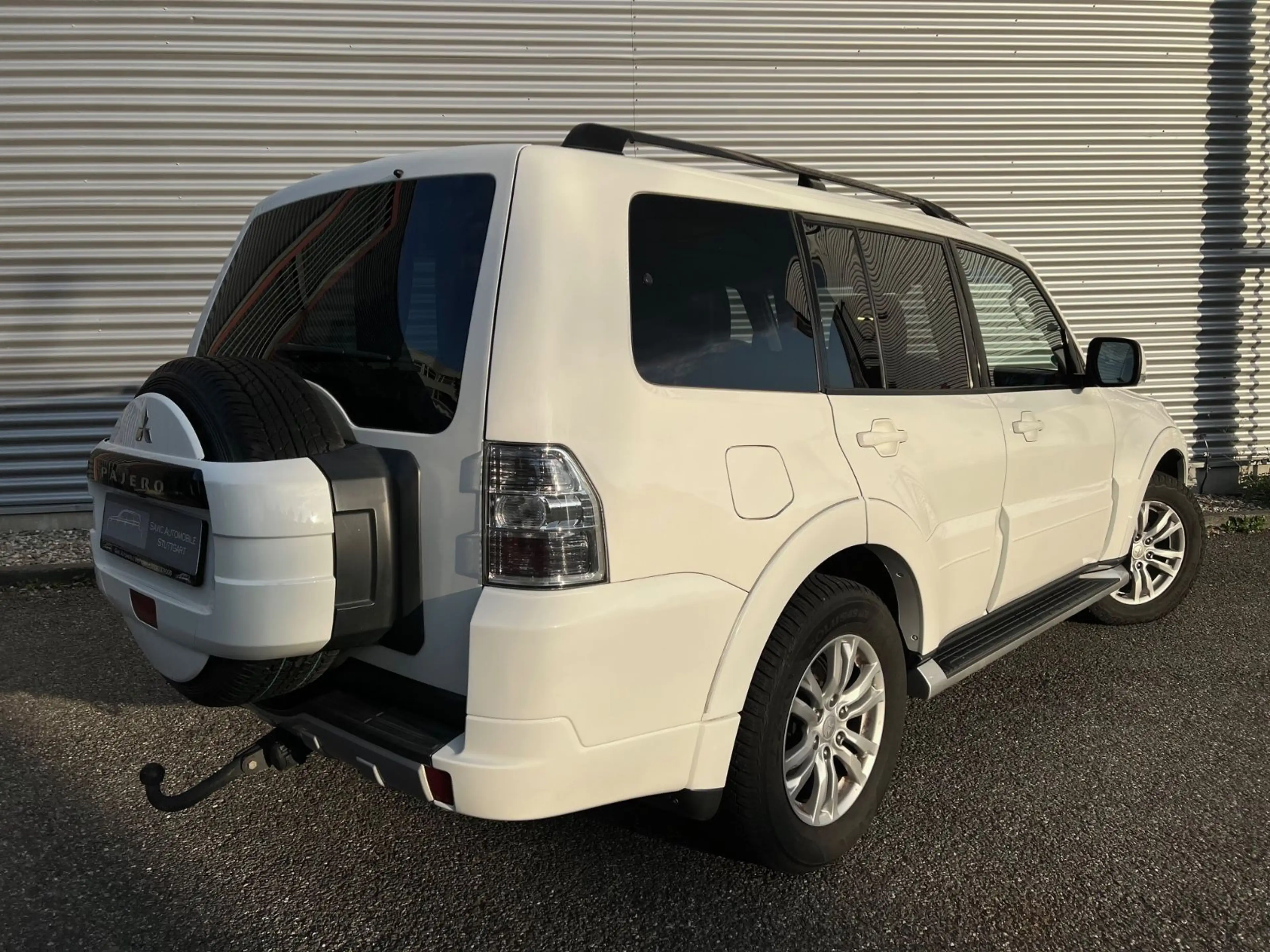 Mitsubishi Pajero 3,2 DI-D 4WD Instyle Autom.7Si*1Hand*VOLL — photo 3