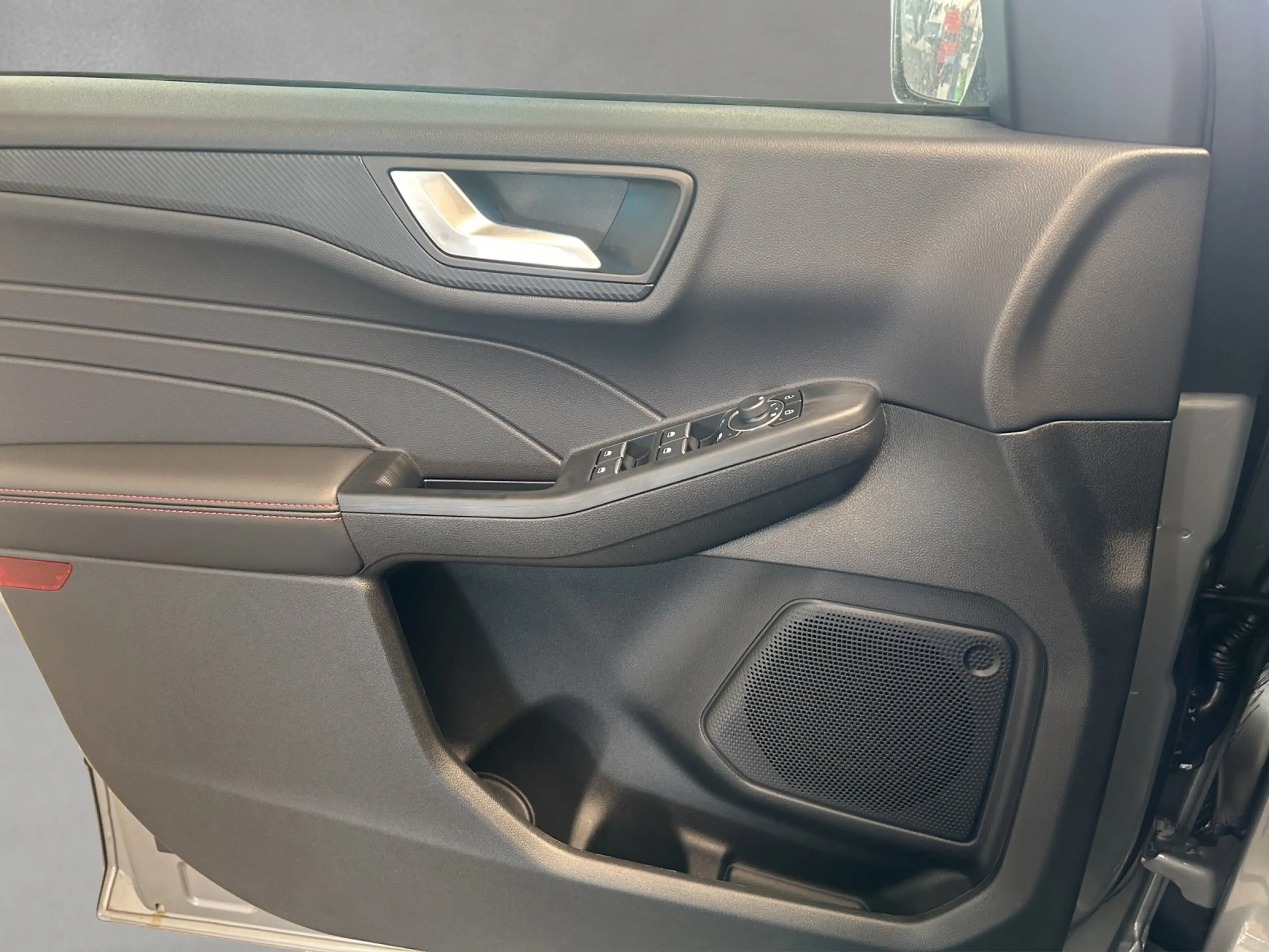 Ford Kuga 1.5 EcoBoost ST-Line Automatik/FGS 5 Jahre — photo 13
