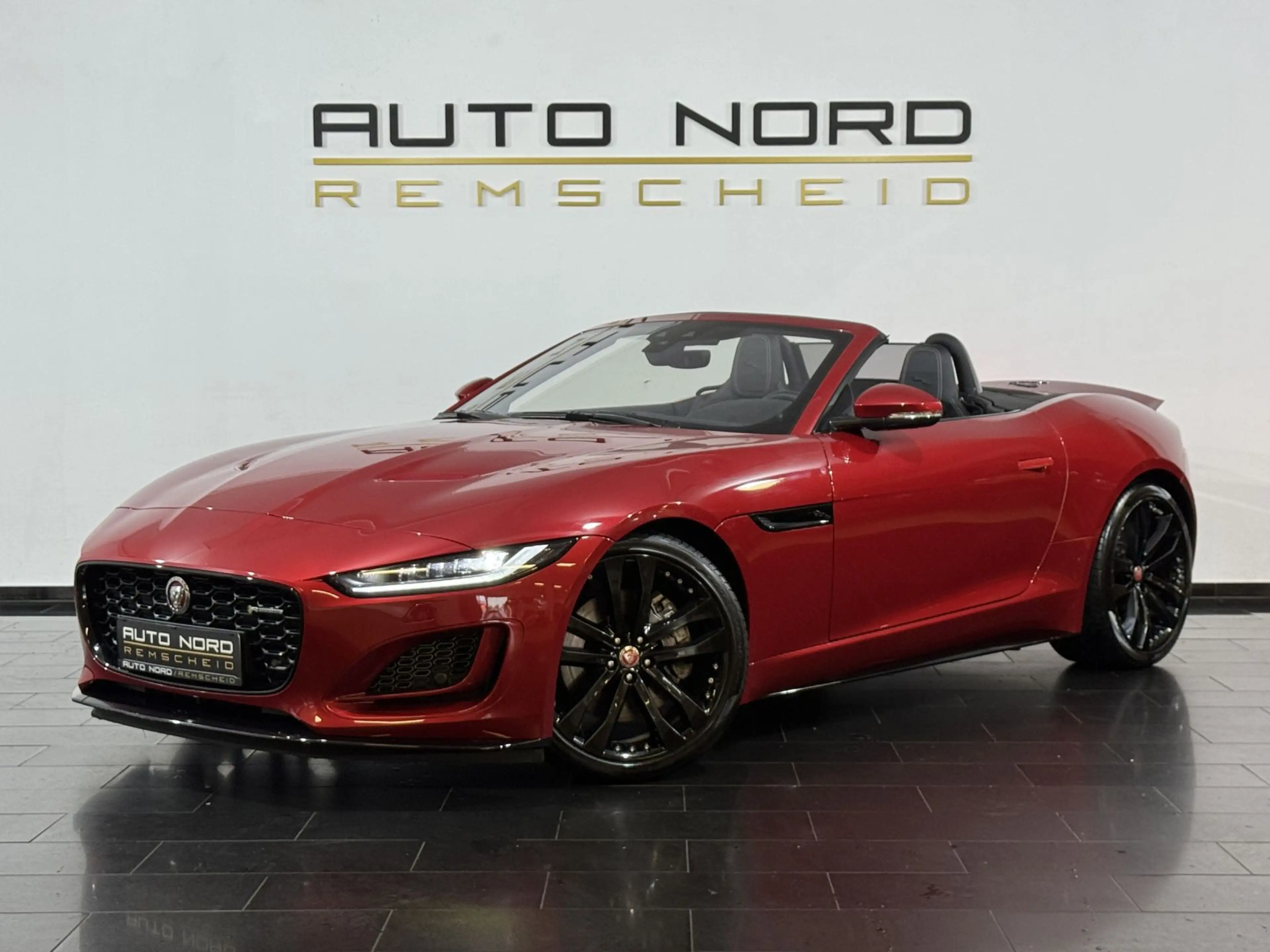 Jaguar F-Type F-TYPE P300 R-Dynamic Black*Schlae*Kamera*DAB+*