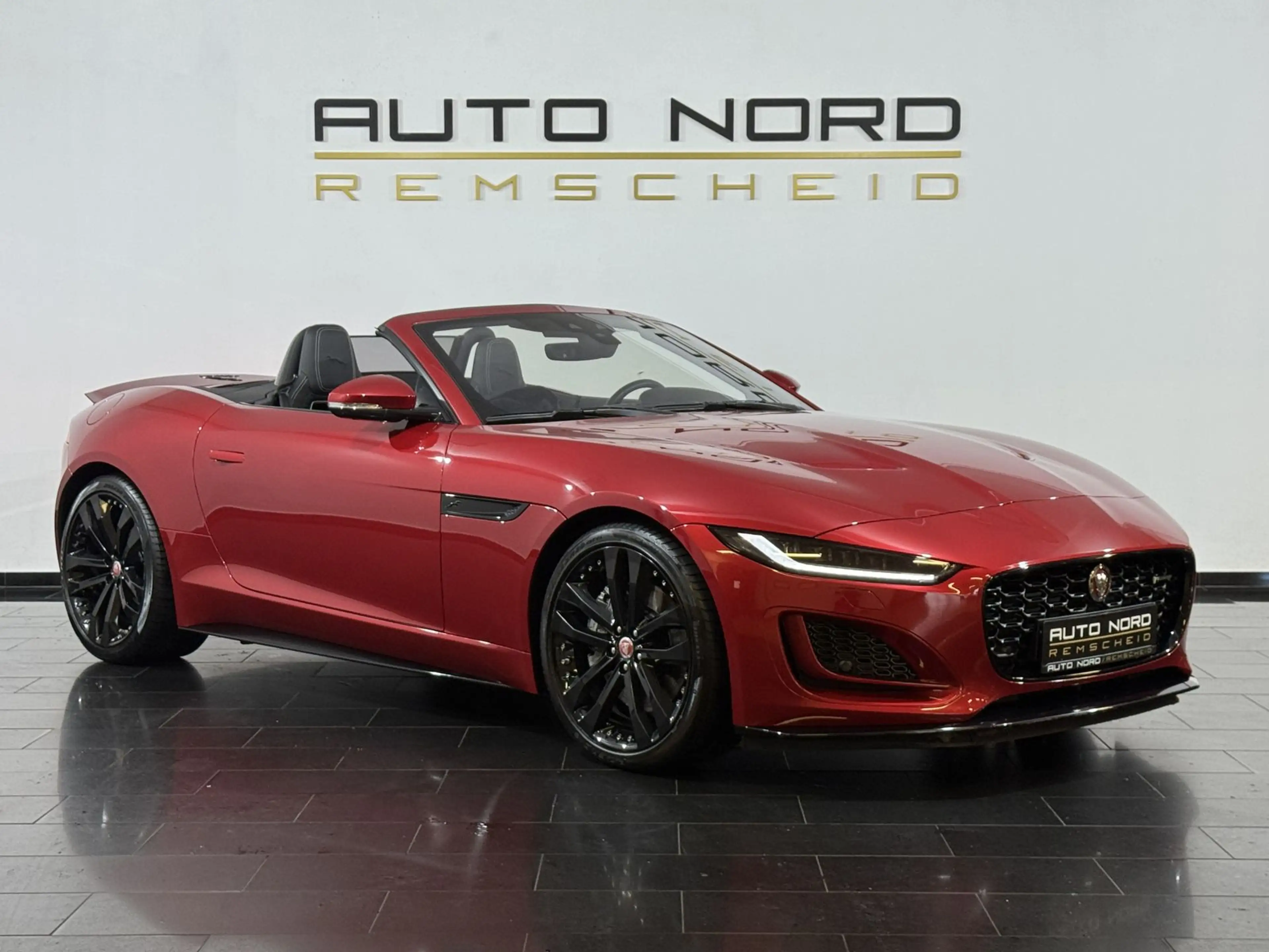 Jaguar F-Type F-TYPE P300 R-Dynamic Black*Schlae*Kamera*DAB+* — photo 3