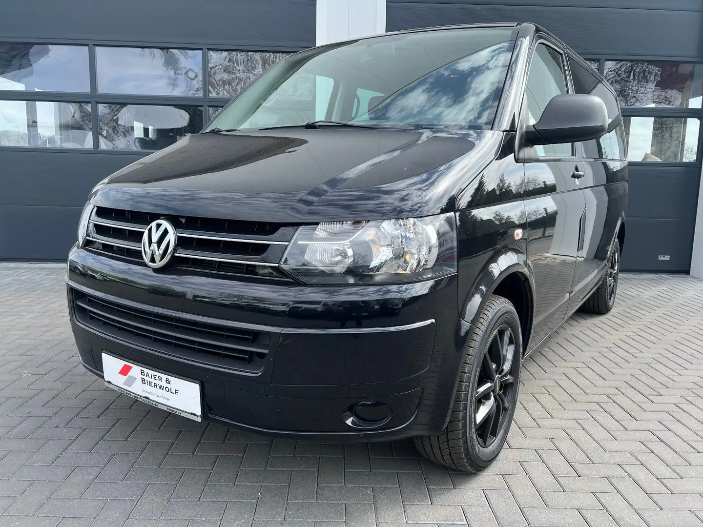 Volkswagen T5 Multivan Startline 140PS NAVI Kamera SH AHK Schwarz - 2